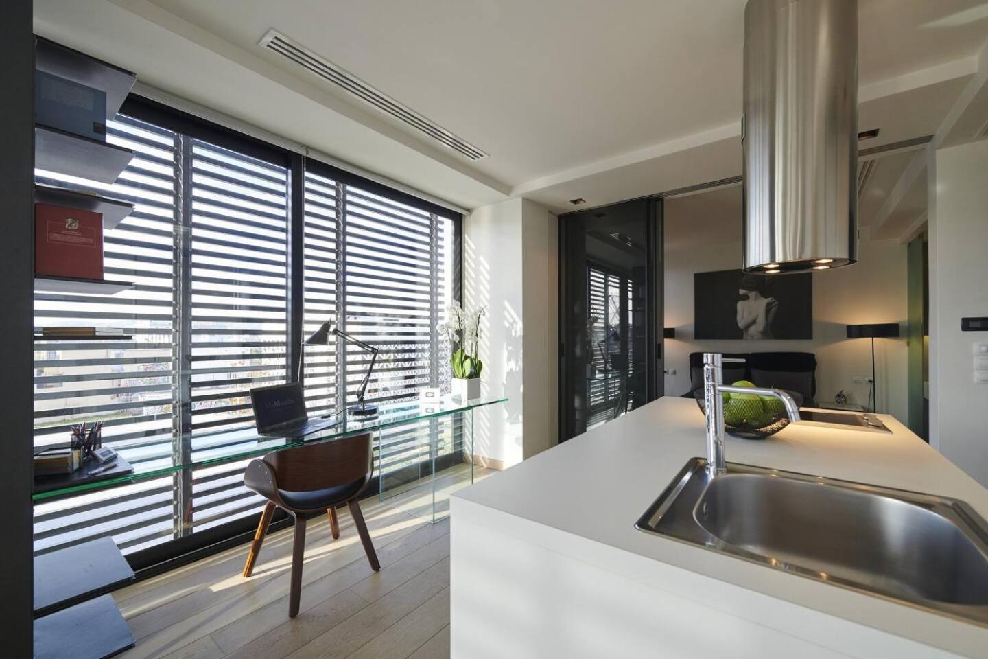 Ma Maison Nο 4, Downtown Loft , Short Walk To Acropolis, Ultra High Speed Internet 500 Mbps, Parking Upon Request, 1' From Metro Station Athén Kültér fotó